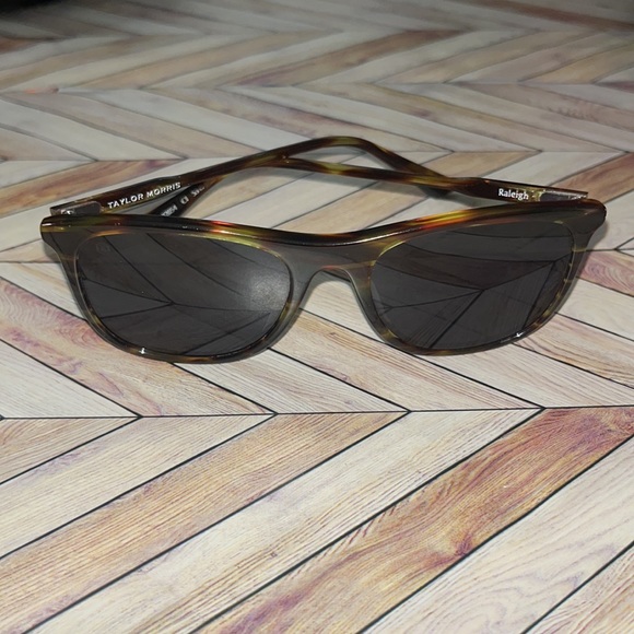 TAYLOR MORRIS Raleigh tortoise shell sunglasses NWOT - Picture 2 of 10